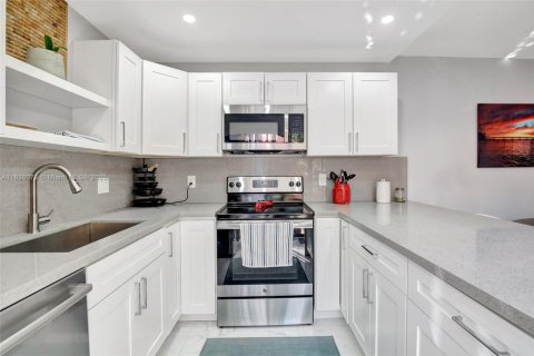 Townhouse in Plantation, Florida 2 bedrooms, 127.46 sq.m. № 1819894 - photo 17