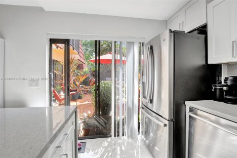 Townhouse in Plantation, Florida 2 bedrooms, 127.46 sq.m. № 1819894 - photo 19