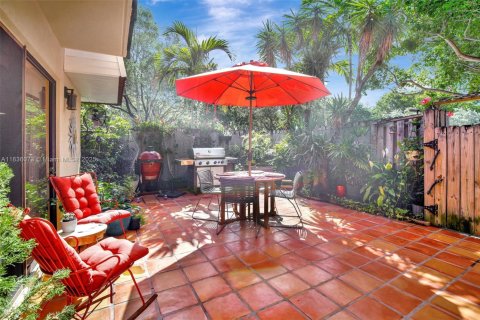 Townhouse in Plantation, Florida 2 bedrooms, 127.46 sq.m. № 1819894 - photo 5
