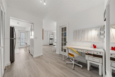 Condominio en alquiler en Miami Beach, Florida, 1 dormitorio, 71.35 m2 № 1933214 - foto 10