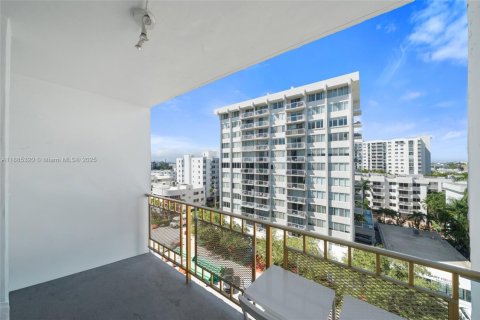 Condominio en alquiler en Miami Beach, Florida, 1 dormitorio, 71.35 m2 № 1933214 - foto 15