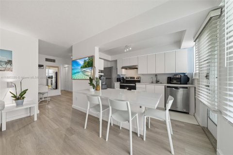 Condominio en alquiler en Miami Beach, Florida, 1 dormitorio, 71.35 m2 № 1933214 - foto 5