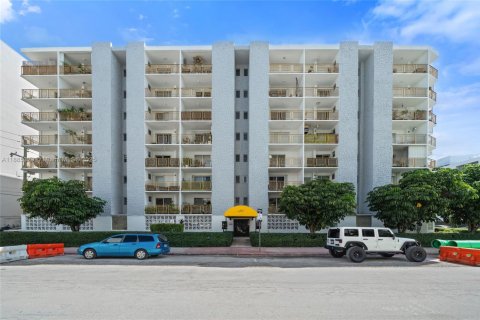 Condominio en alquiler en Miami Beach, Florida, 1 dormitorio, 71.35 m2 № 1933214 - foto 22