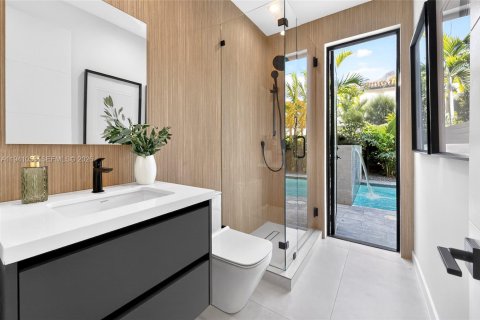 Townhouse in Miami, Florida 4 bedrooms, 246.66 sq.m. № 1998765 - photo 8