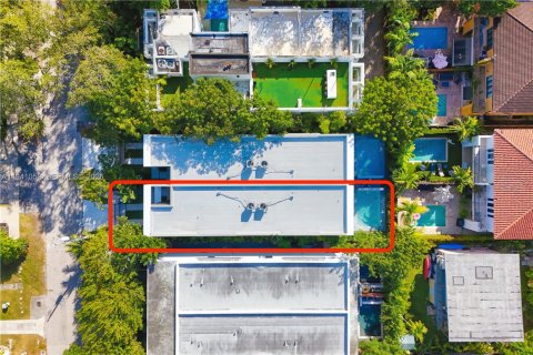 Townhouse in Miami, Florida 4 bedrooms, 246.66 sq.m. № 1998765 - photo 26