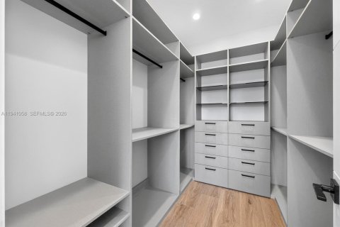 Townhouse in Miami, Florida 4 bedrooms, 246.66 sq.m. № 1998765 - photo 13