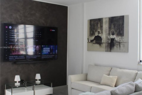 Condominio en venta en Miami Beach, Florida, 1 dormitorio, 83.61 m2 № 2012595 - foto 12