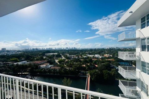 Condominio en venta en Miami Beach, Florida, 1 dormitorio, 83.61 m2 № 2012595 - foto 15