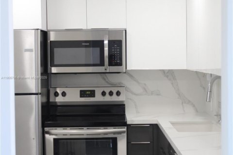 Condominio en venta en Miami Beach, Florida, 1 dormitorio, 83.61 m2 № 2012595 - foto 9