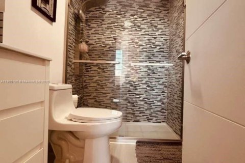 Condominio en venta en Miami Beach, Florida, 1 dormitorio, 83.61 m2 № 2012595 - foto 8