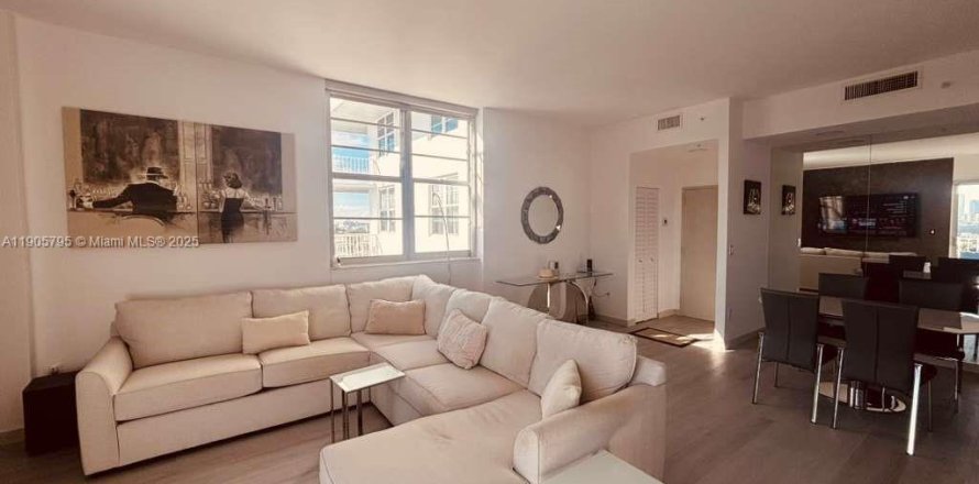 Condominio en Miami Beach, Florida, 1 dormitorio  № 2012595