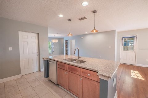 Casa en venta en Orlando, Florida, 3 dormitorios, 165.18 m2 № 1778897 - foto 8