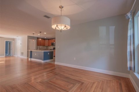 Casa en venta en Orlando, Florida, 3 dormitorios, 165.18 m2 № 1778897 - foto 6