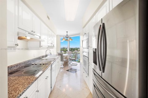 Снять в аренду кондоминиум в Майами-Бич, Флорида 2 спальни, 128.21м2, № 1984518 - фото 11