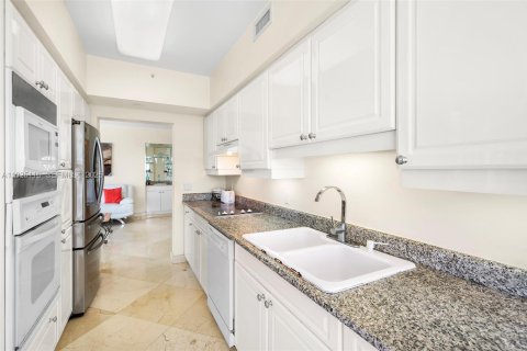 Снять в аренду кондоминиум в Майами-Бич, Флорида 2 спальни, 128.21м2, № 1984518 - фото 15