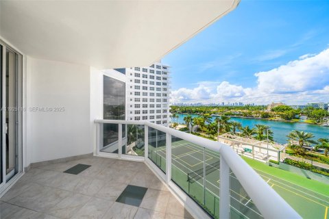 Снять в аренду кондоминиум в Майами-Бич, Флорида 2 спальни, 128.21м2, № 1984518 - фото 21