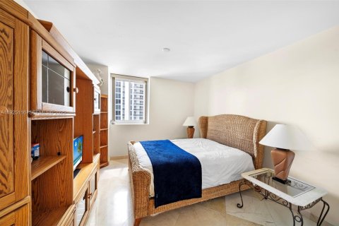 Снять в аренду кондоминиум в Майами-Бич, Флорида 2 спальни, 128.21м2, № 1984518 - фото 18