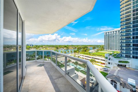 Снять в аренду кондоминиум в Майами-Бич, Флорида 2 спальни, 128.21м2, № 1984518 - фото 24