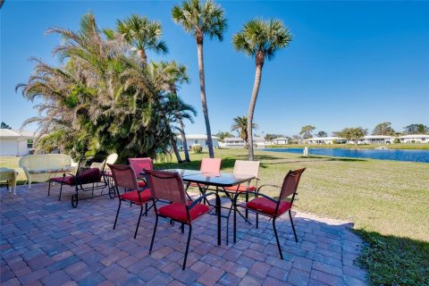 House in Venice, Florida 2 bedrooms, 97.83 sq.m. № 1615452 - photo 5