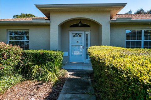 House in Ocala, Florida 3 bedrooms, 162.21 sq.m. № 1840571 - photo 1