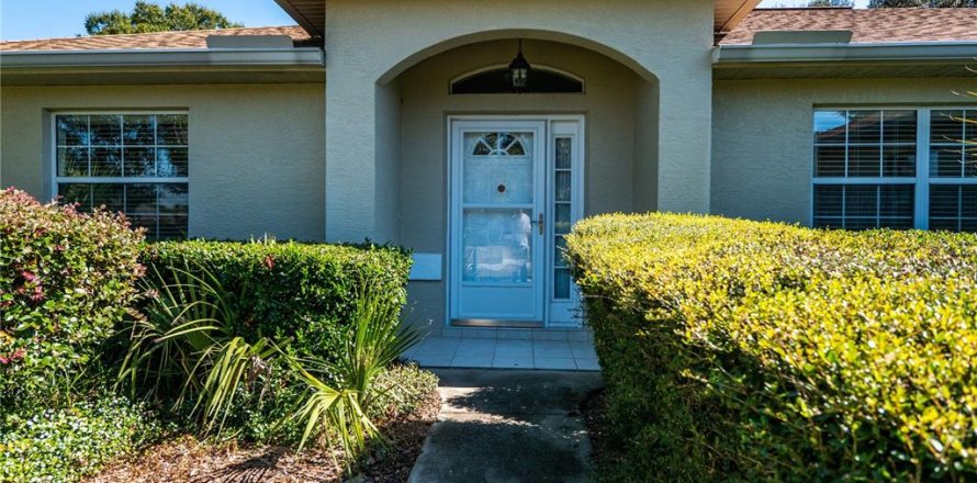 House in Ocala, Florida 3 bedrooms, 162.21 sq.m. № 1840571