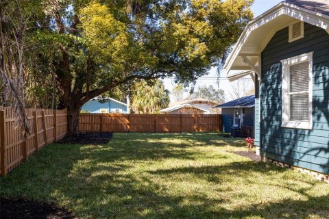 House in Tampa, Florida 3 bedrooms, 129.69 sq.m. № 2142342 - photo 28