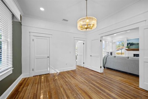 House in Tampa, Florida 3 bedrooms, 129.69 sq.m. № 2142342 - photo 6