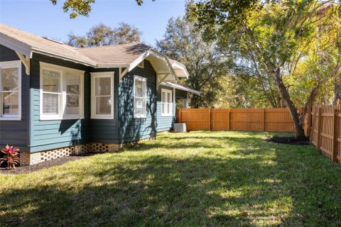 House in Tampa, Florida 3 bedrooms, 129.69 sq.m. № 2142342 - photo 29