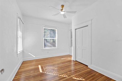 House in Tampa, Florida 3 bedrooms, 129.69 sq.m. № 2142342 - photo 17