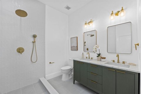 House in Tampa, Florida 3 bedrooms, 129.69 sq.m. № 2142342 - photo 21