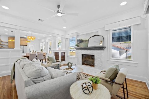 House in Tampa, Florida 3 bedrooms, 129.69 sq.m. № 2142342 - photo 3