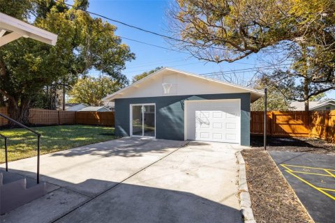 House in Tampa, Florida 3 bedrooms, 129.69 sq.m. № 2142342 - photo 25