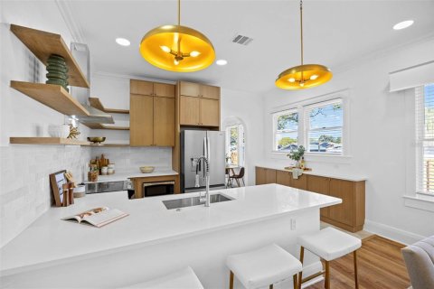 House in Tampa, Florida 3 bedrooms, 129.69 sq.m. № 2142342 - photo 9