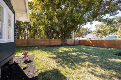 House in Tampa, Florida 3 bedrooms, 129.69 sq.m. № 2142342 - photo 30