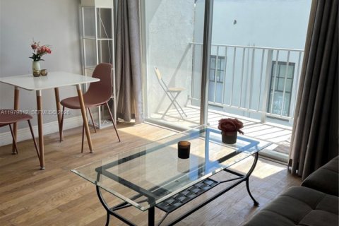 Condominio en venta en Miami Beach, Florida, 39.3 m2 № 2049169 - foto 8