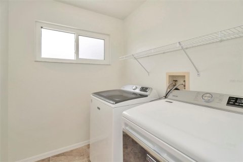 House in Oldsmar, Florida 4 bedrooms, 225.57 sq.m. № 1800295 - photo 21