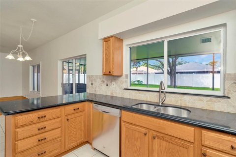 House in Oldsmar, Florida 4 bedrooms, 225.57 sq.m. № 1800295 - photo 18