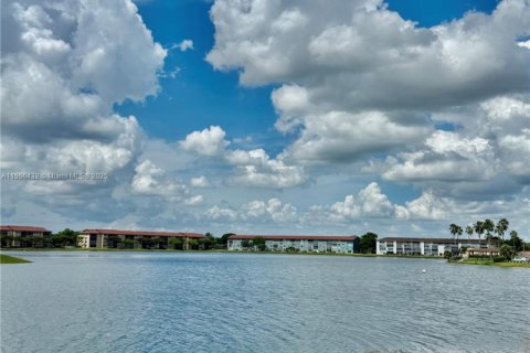 Condominio en venta en Pembroke Pines, Florida, 2 dormitorios, 110.74 m2 № 1939677 - foto 19