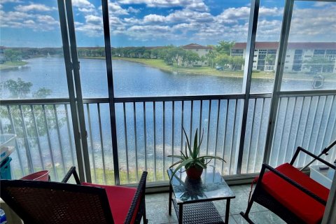 Condominio en venta en Pembroke Pines, Florida, 2 dormitorios, 110.74 m2 № 1939677 - foto 14