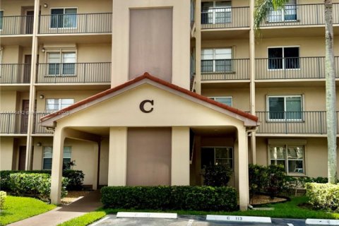 Condominio en venta en Pembroke Pines, Florida, 2 dormitorios, 110.74 m2 № 1939677 - foto 2