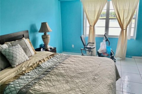Copropriété à vendre à Pembroke Pines, Floride: 2 chambres, 110.74 m2 № 1939677 - photo 11