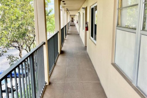 Copropriété à vendre à Pembroke Pines, Floride: 2 chambres, 110.74 m2 № 1939677 - photo 3