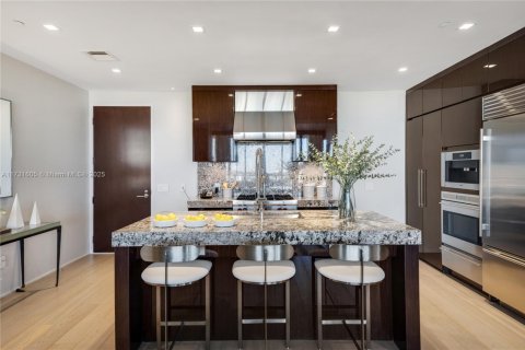 Apartamento en alquiler en Bal Harbour, Florida, 2 dormitorios, 148.55 m2 № 1937921 - foto 6