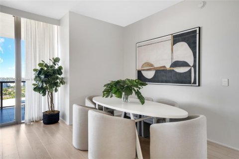 Apartamento en alquiler en Bal Harbour, Florida, 2 dormitorios, 148.55 m2 № 1937921 - foto 5