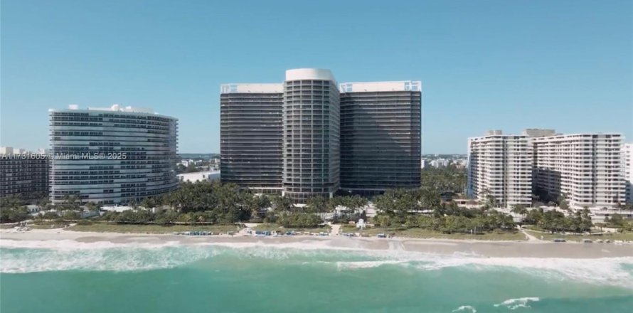 Apartamento en Bal Harbour, Florida 2 dormitorios, 148.55 m2 № 1937921