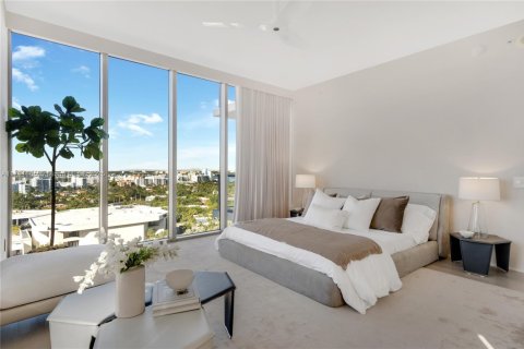 Apartment in Bal Harbour, Florida 2 bedrooms, 148.55 sq.m. № 1937921 - photo 12