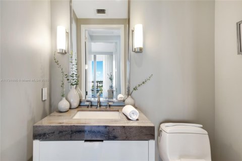 Apartamento en alquiler en Bal Harbour, Florida, 2 dormitorios, 148.55 m2 № 1937921 - foto 17