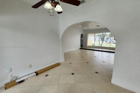 Casa en alquiler en Hollywood, Florida, 3 dormitorios, 187.48 m2 № 2074875 - foto 5