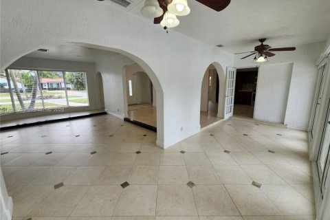Casa en alquiler en Hollywood, Florida, 3 dormitorios, 187.48 m2 № 2074875 - foto 13