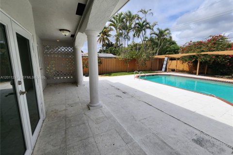 Casa en alquiler en Hollywood, Florida, 3 dormitorios, 187.48 m2 № 2074875 - foto 28